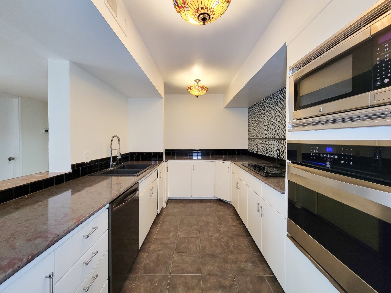 3 Bed Townhome for Rent in Houston TX 77098 – Upper Kirby property image