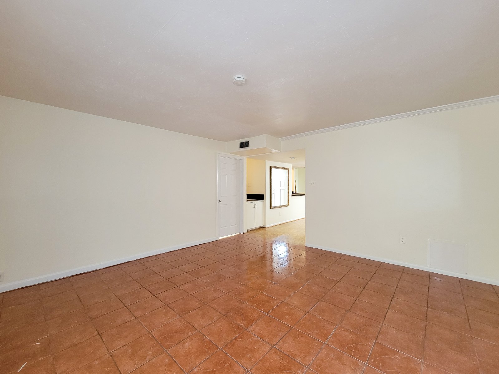 3 Bed Townhome for Rent in Houston TX 77098 – Upper Kirby property image