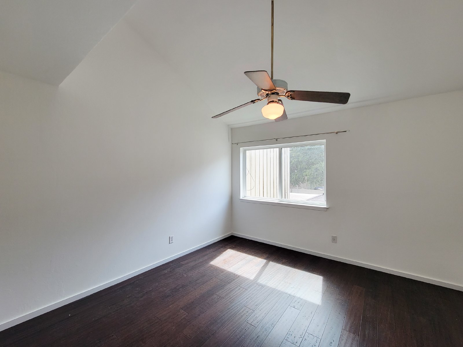 3 Bed Townhome for Rent in Houston TX 77098 – Upper Kirby property image