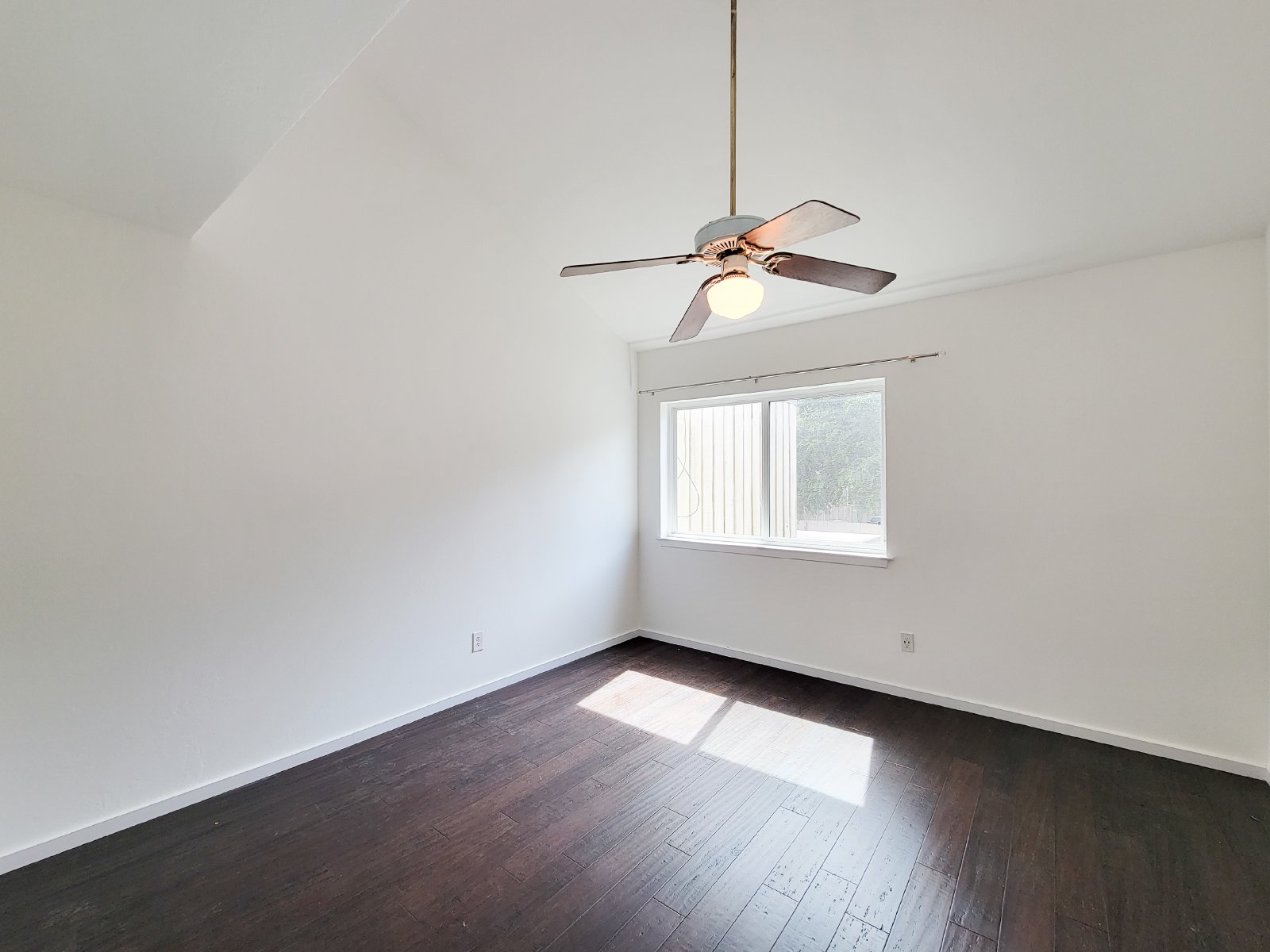 3 Bed Townhome for Rent in Houston TX 77098 – Upper Kirby property image