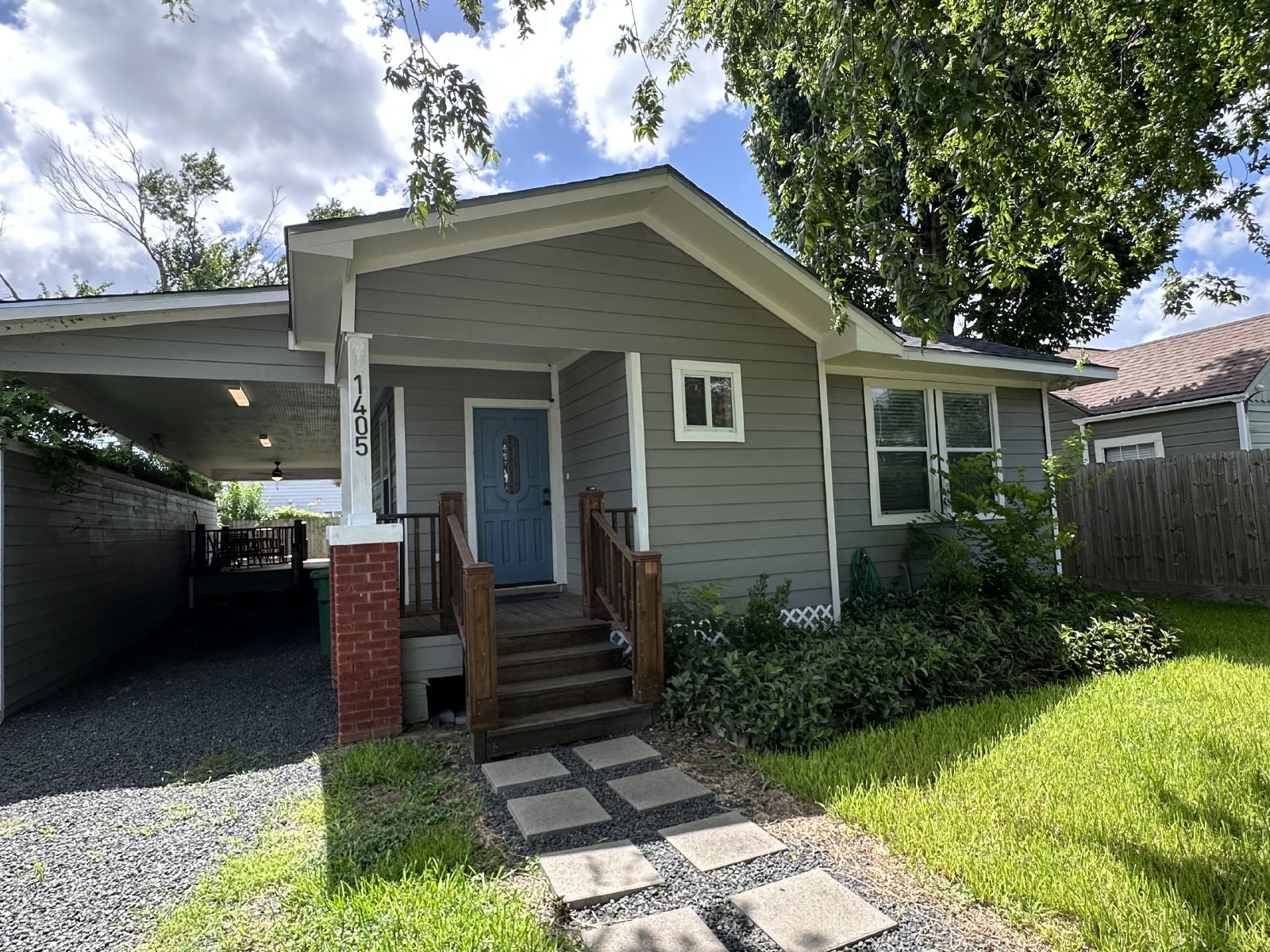 3 Bed Craftsman Bungalow for Rent in Houston TX 77009 – Brooke Smith property image