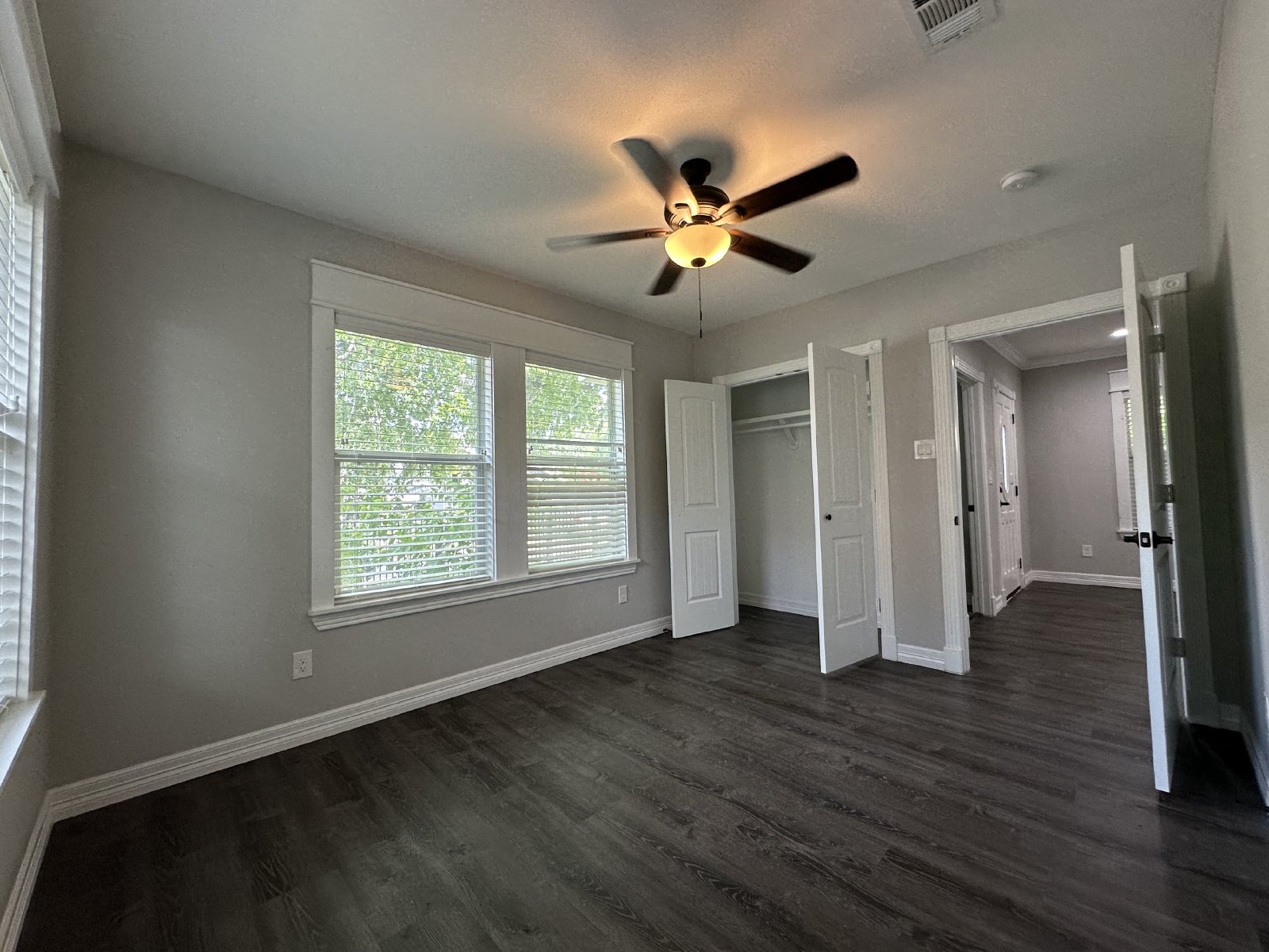 3 Bed Craftsman Bungalow for Rent in Houston TX 77009 – Brooke Smith property image