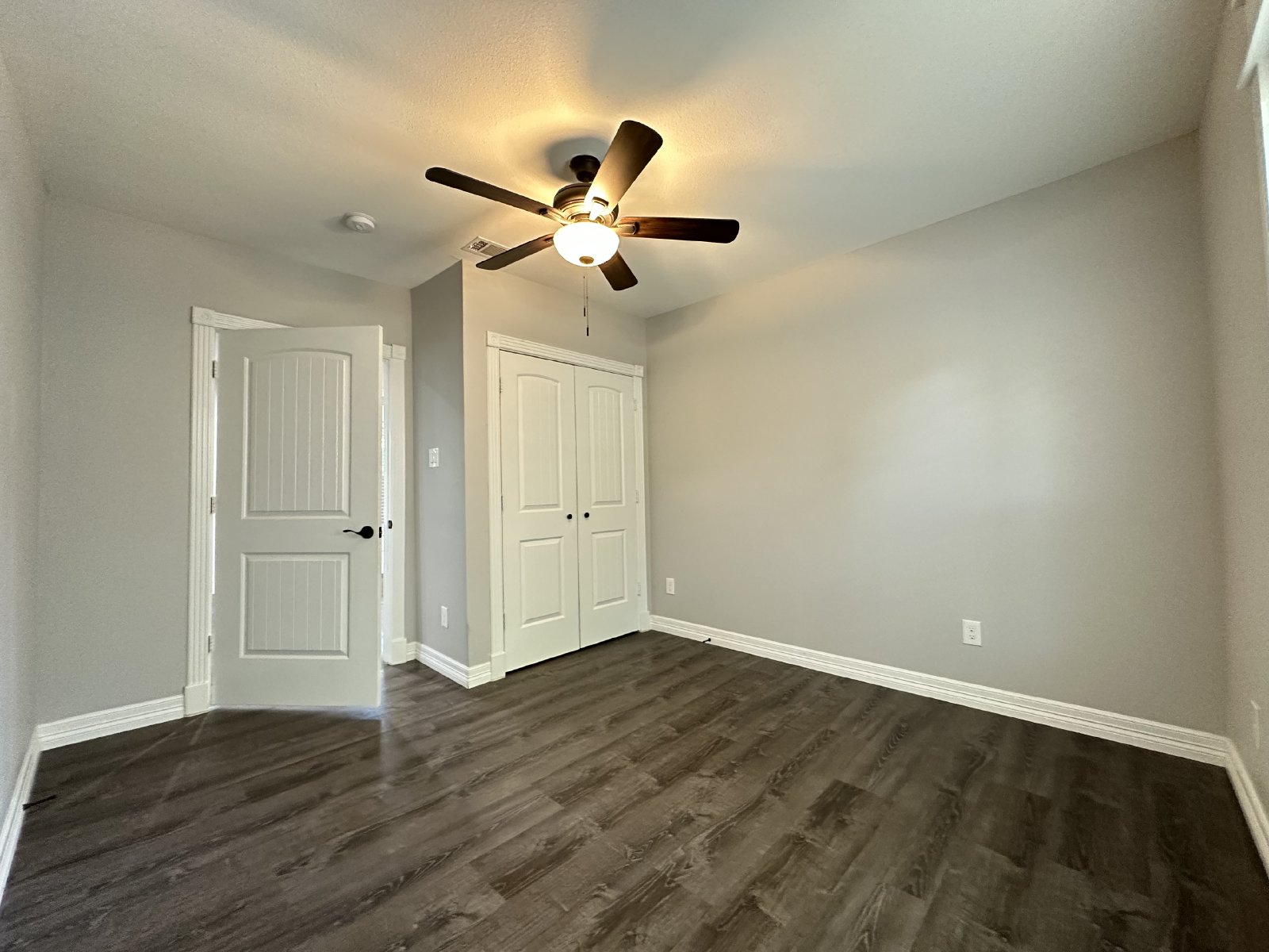 3 Bed Craftsman Bungalow for Rent in Houston TX 77009 – Brooke Smith property image