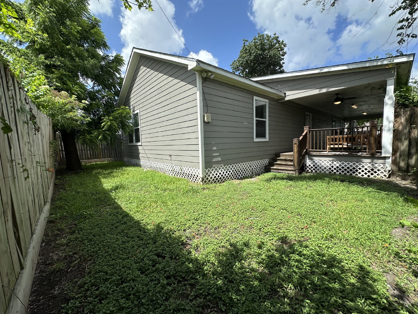 3 Bed Craftsman Bungalow for Rent in Houston TX 77009 – Brooke Smith property image