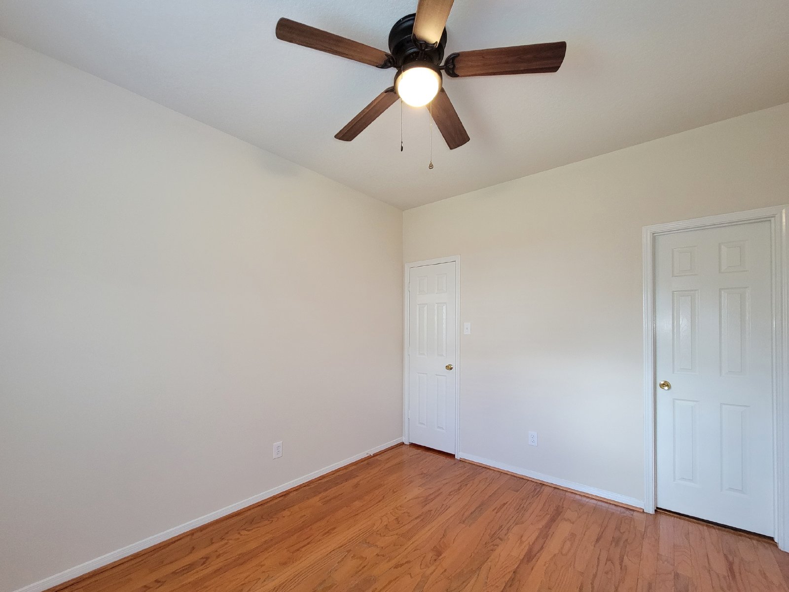 5 Bed Single-Family Home for Rent in Houston TX 77084 – Lake Ridge property image