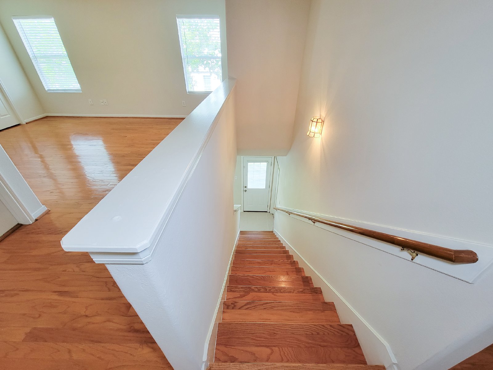 5 Bed Single-Family Home for Rent in Houston TX 77084 – Lake Ridge property image