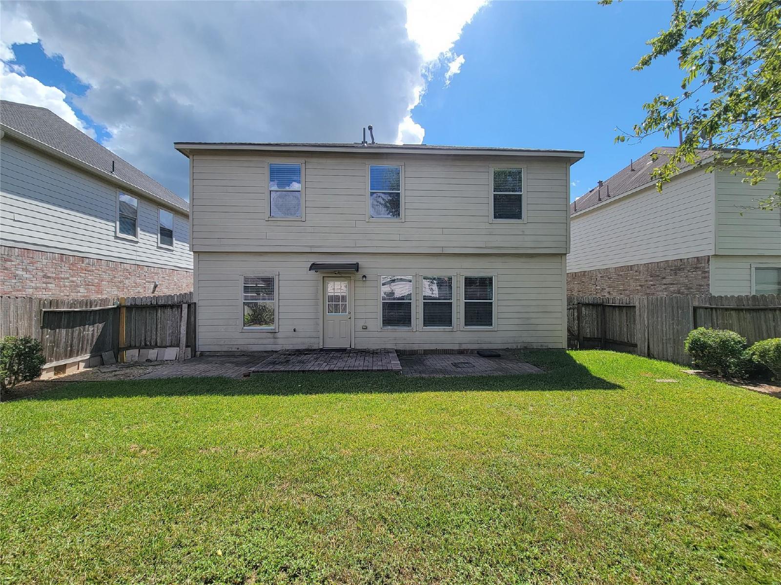 5 Bed Single-Family Home for Rent in Houston TX 77084 – Lake Ridge property image