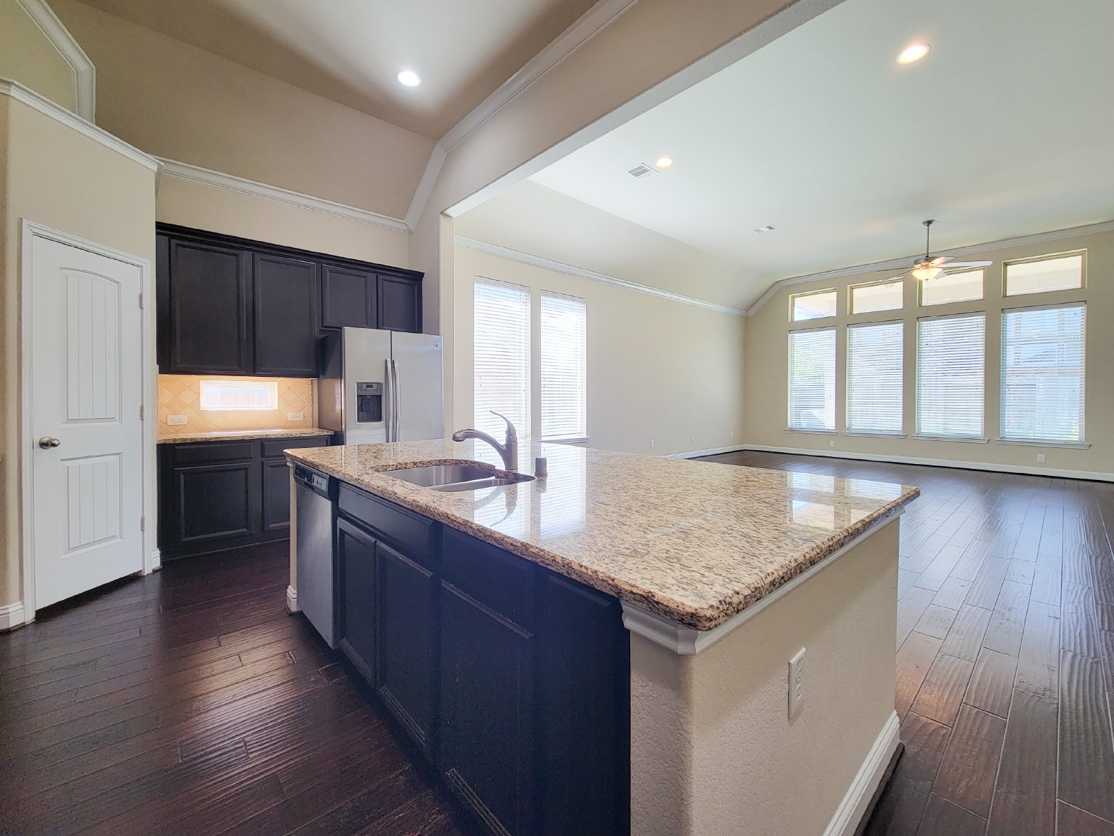 3 Bed Single-Family Home for Rent in Fulshear TX 77441 – Churchill Farms Sec 9 property image