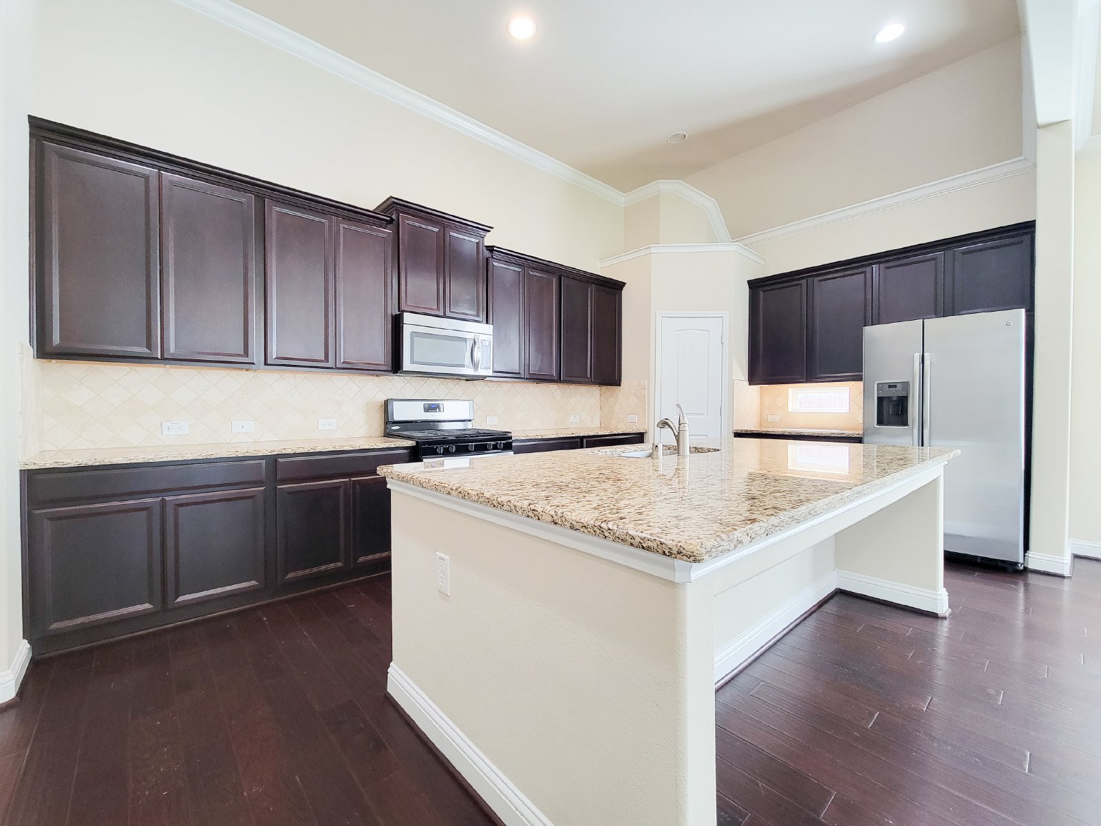 3 Bed Single-Family Home for Rent in Fulshear TX 77441 – Churchill Farms Sec 9 property image