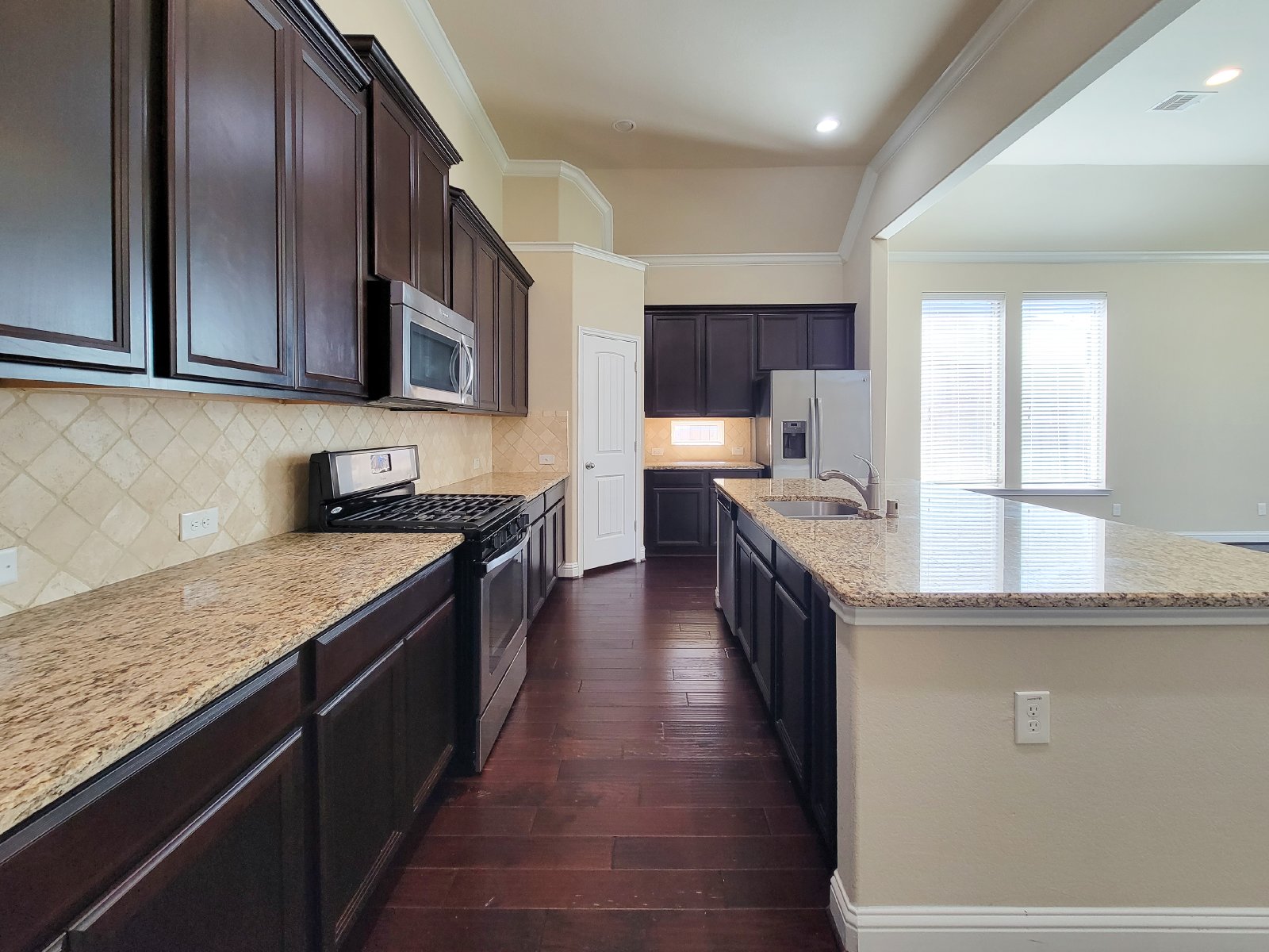 3 Bed Single-Family Home for Rent in Fulshear TX 77441 – Churchill Farms Sec 9 property image