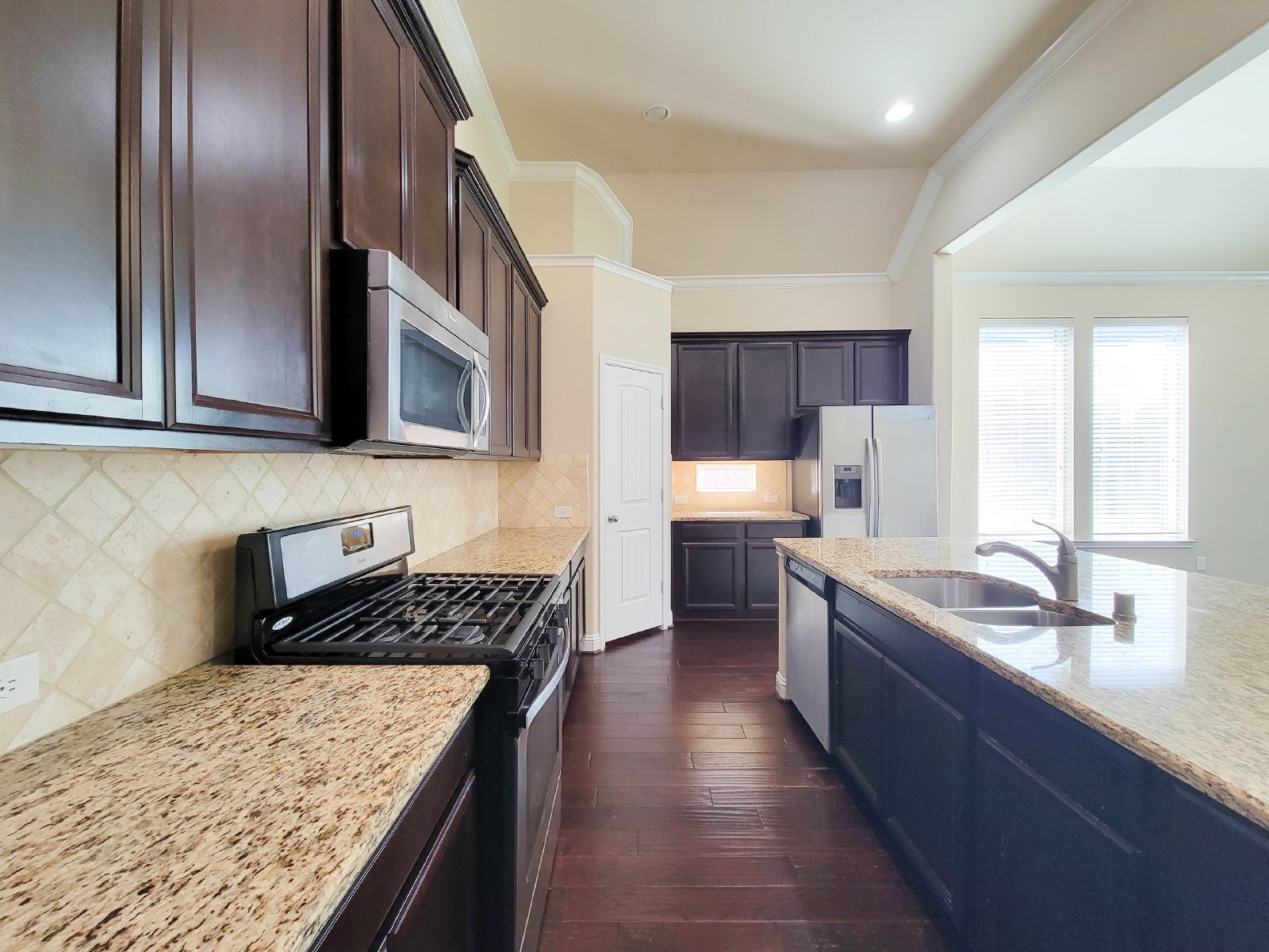 3 Bed Single-Family Home for Rent in Fulshear TX 77441 – Churchill Farms Sec 9 property image