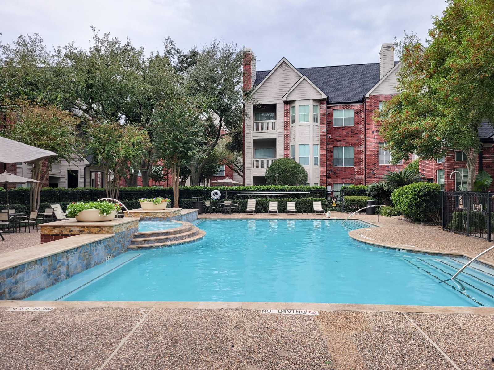 2 Bed Condo for Rent in Houston TX 77054 Near Medical Center + METRORail property image