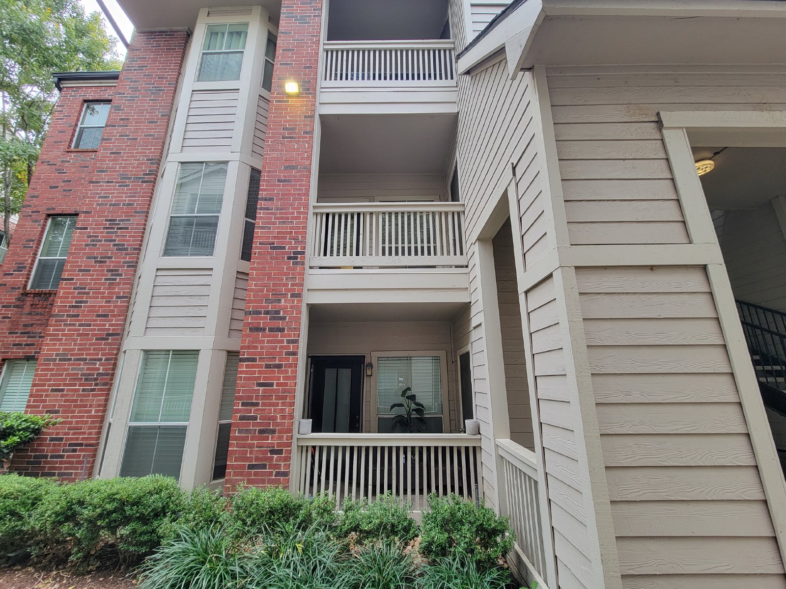 2 Bed Condo for Rent in Houston TX 77054 Near Medical Center + METRORail property image