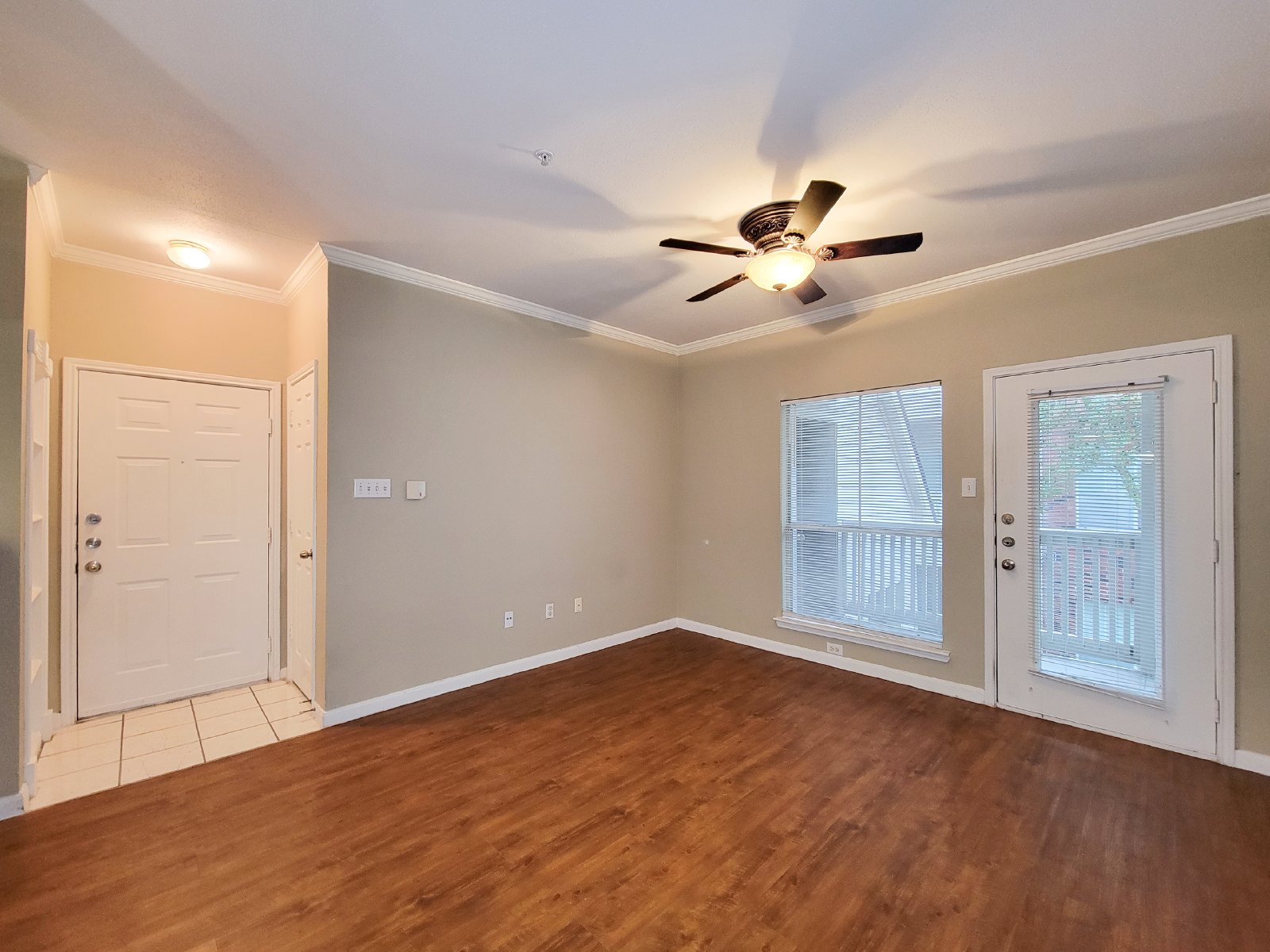 2 Bed Condo for Rent in Houston TX 77054 Near Medical Center + METRORail property image