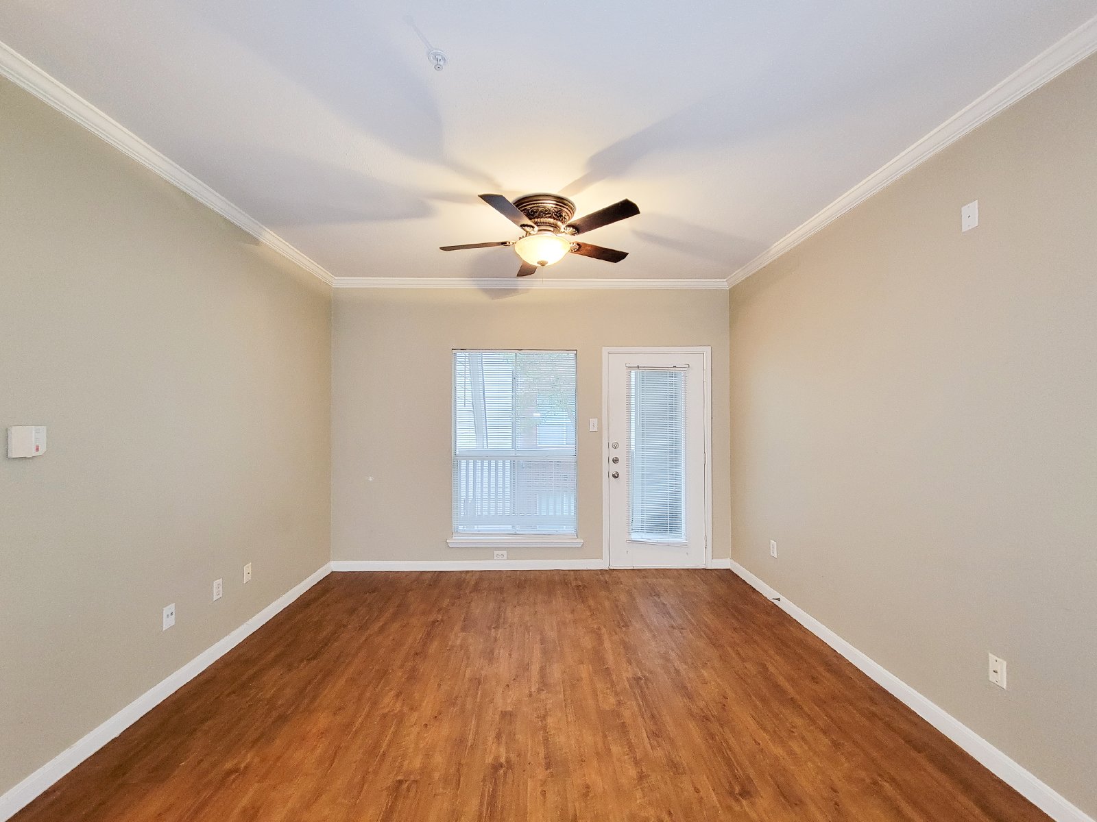 2 Bed Condo for Rent in Houston TX 77054 Near Medical Center + METRORail property image
