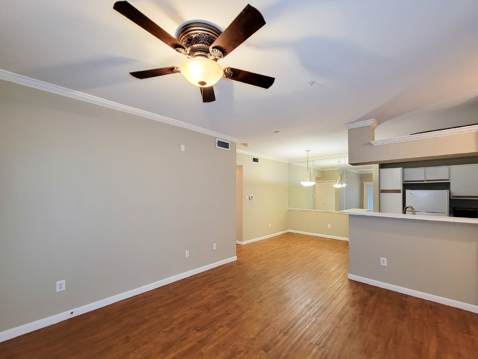 2 Bed Condo for Rent in Houston TX 77054 Near Medical Center + METRORail property image