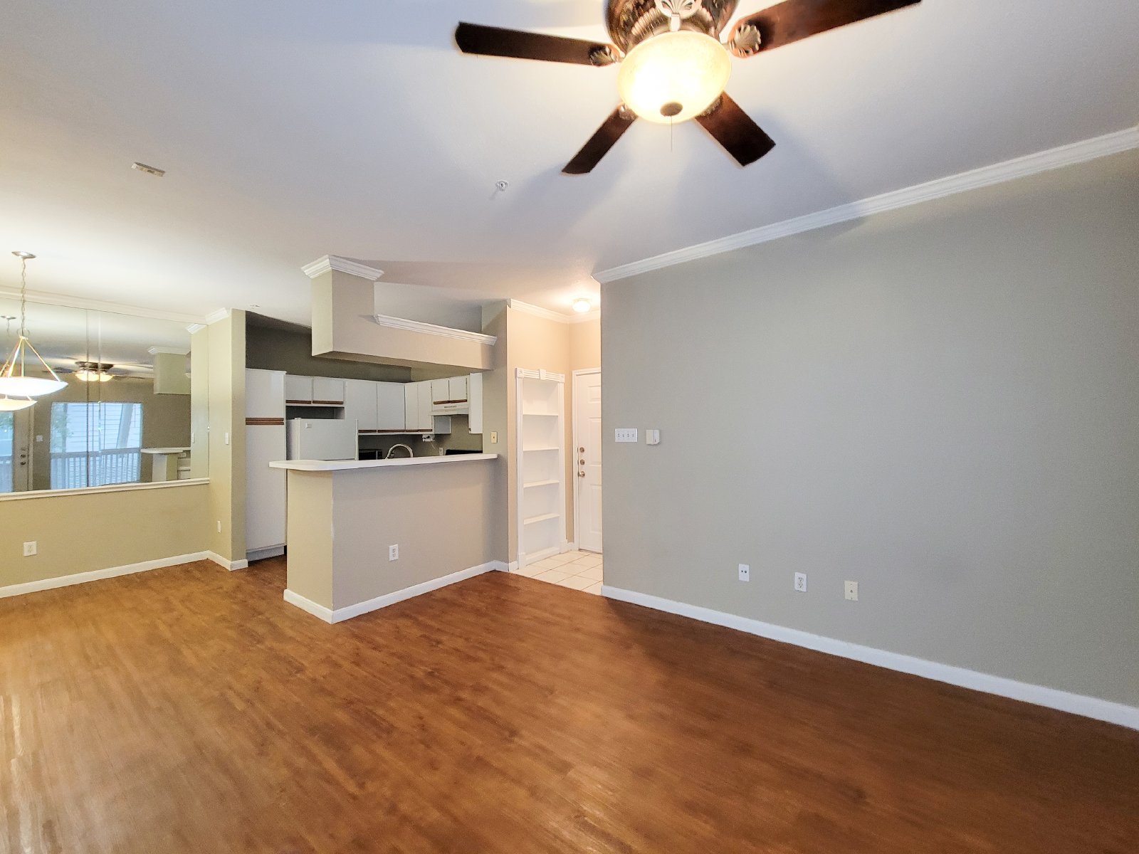 2 Bed Condo for Rent in Houston TX 77054 Near Medical Center + METRORail property image
