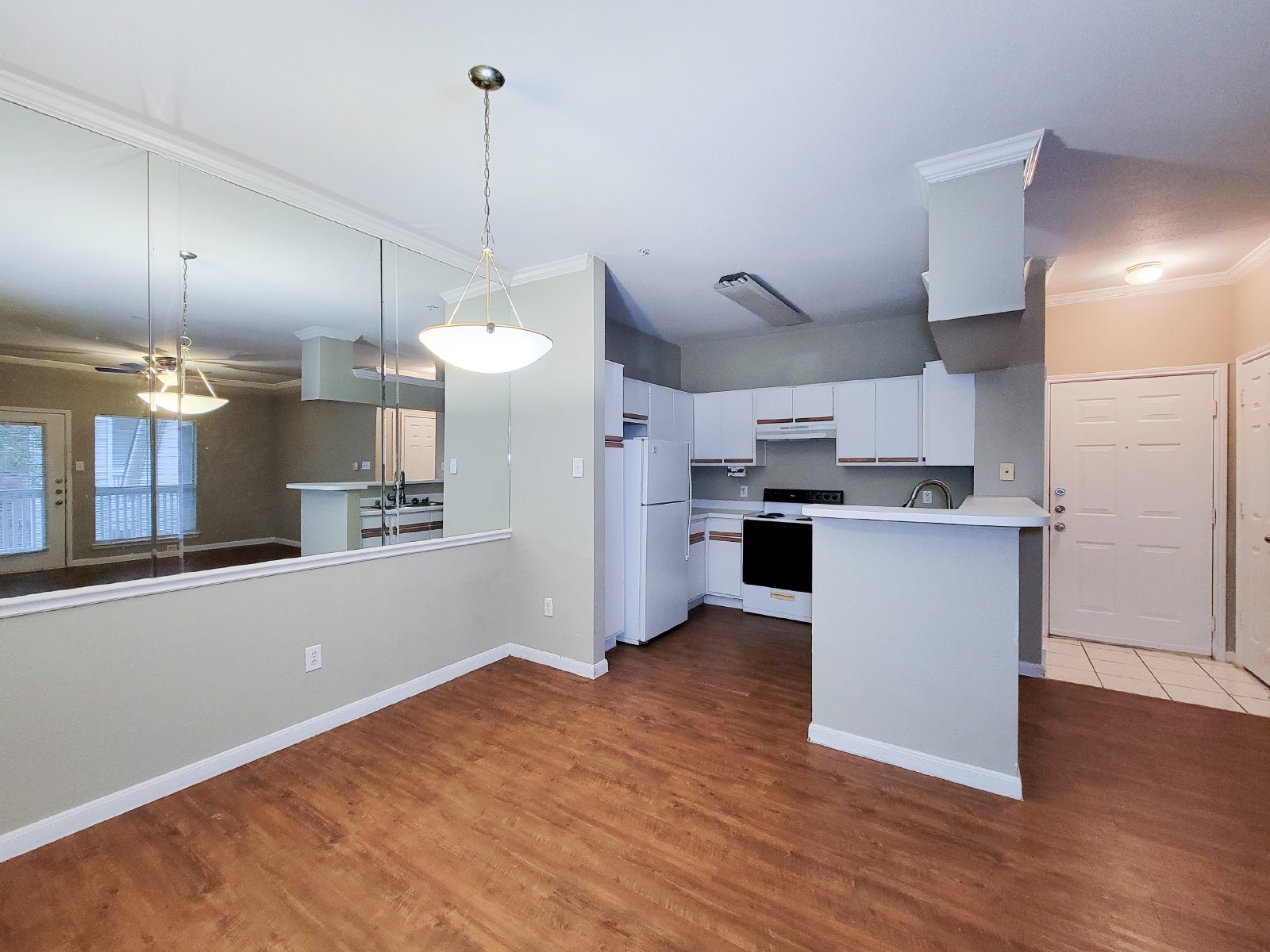 2 Bed Condo for Rent in Houston TX 77054 Near Medical Center + METRORail property image