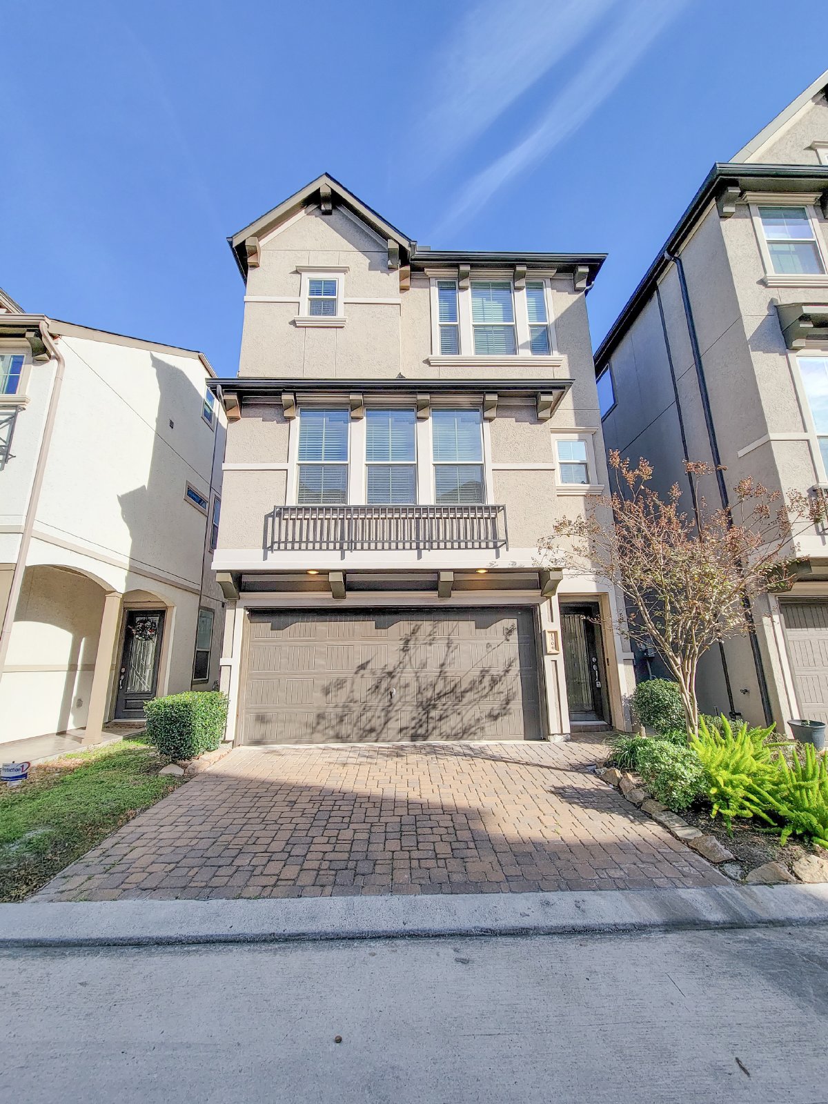 4 Bed Townhouse Condo for Rent in Houston TX 77043 – Spring Branch property image