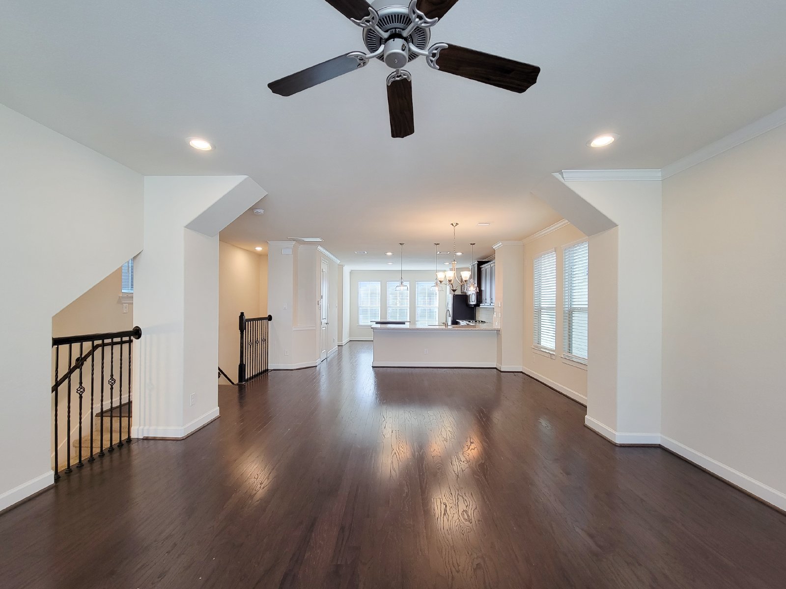 4 Bed Townhouse Condo for Rent in Houston TX 77043 – Spring Branch property image