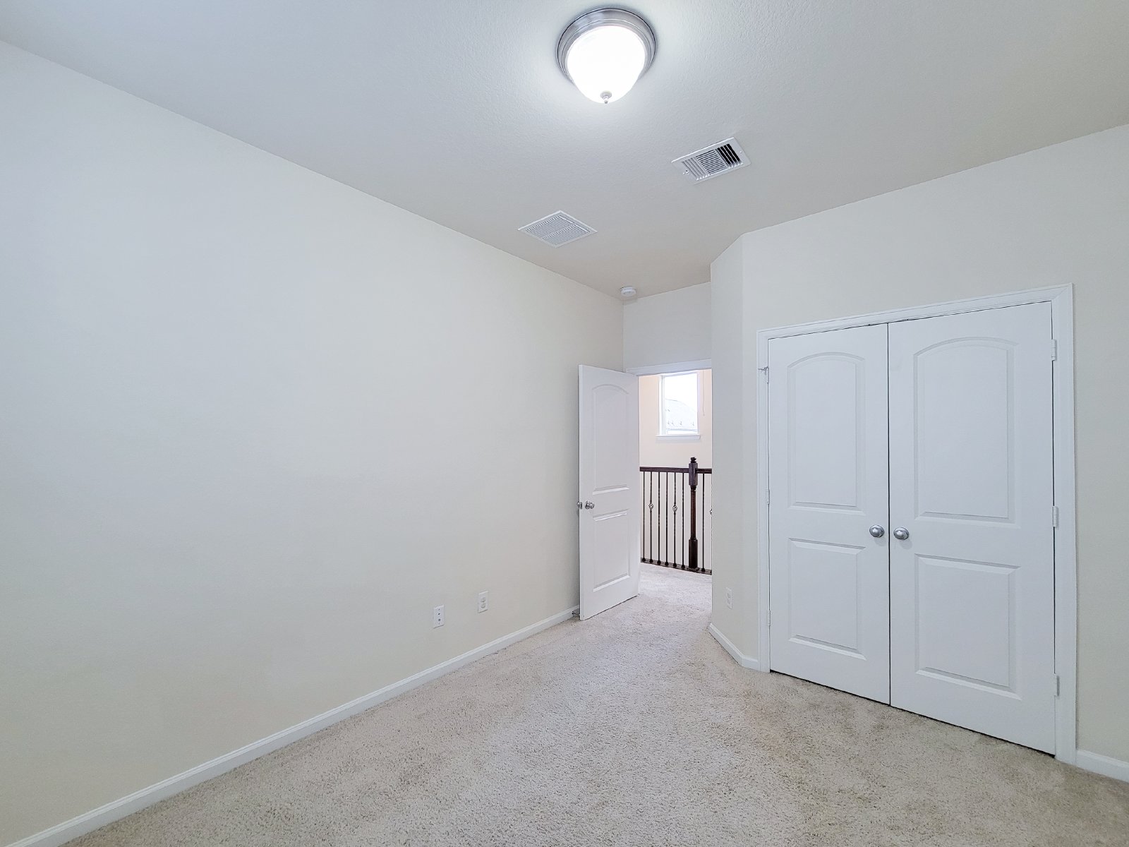 4 Bed Townhouse Condo for Rent in Houston TX 77043 – Spring Branch property image