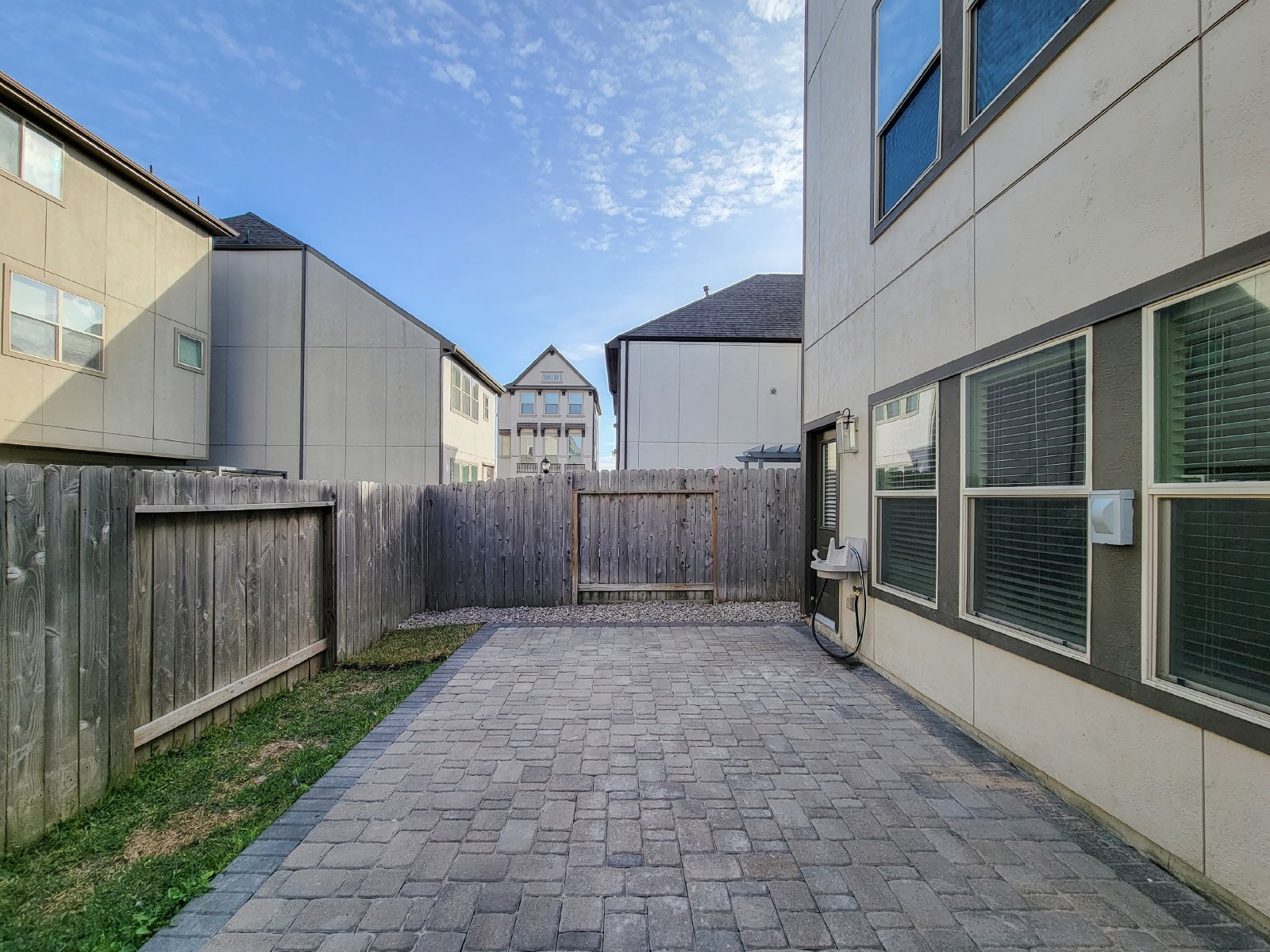 4 Bed Townhouse Condo for Rent in Houston TX 77043 – Spring Branch property image