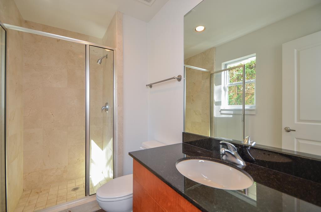 3 Bed Townhome for Rent in Houston TX 77098 – Upper Kirby property image