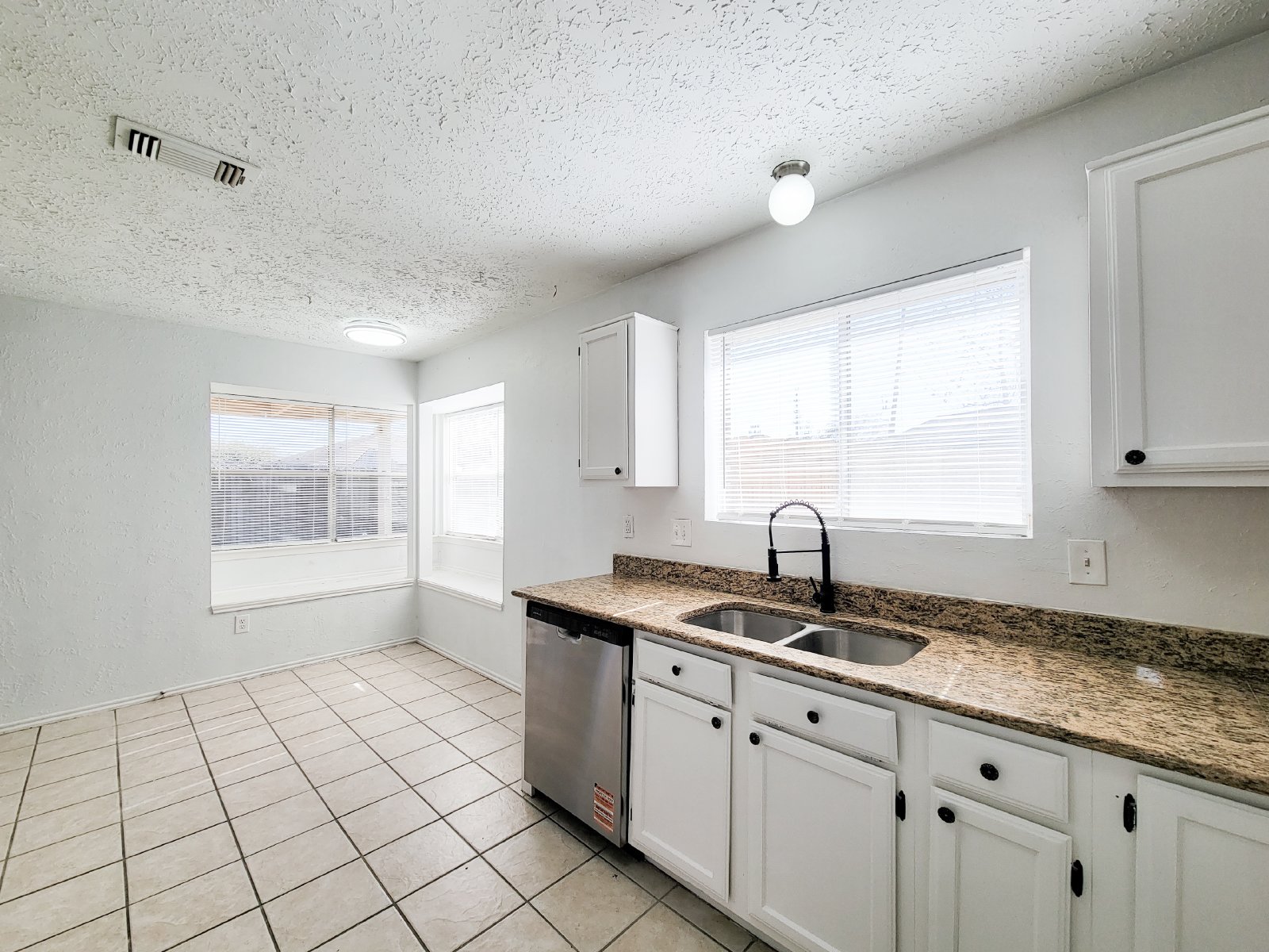 4 Bed Single-Family Home for Rent in Humble TX 77338 – Kenswick Sec 06 property image