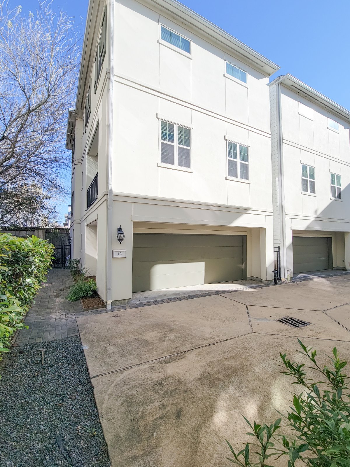 3-Bed, 3.5-Bath Home for Rent in Houston 77021 – Private Museum District Enclave property image