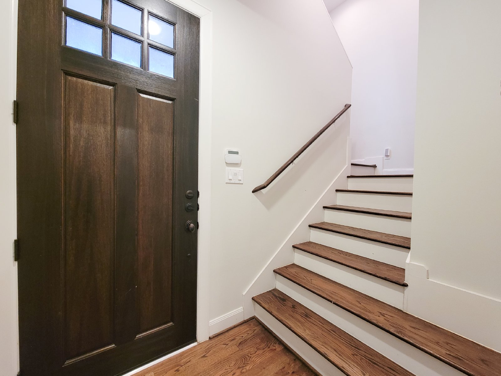 3-Bed, 3.5-Bath Home for Rent in Houston 77021 – Private Museum District Enclave property image