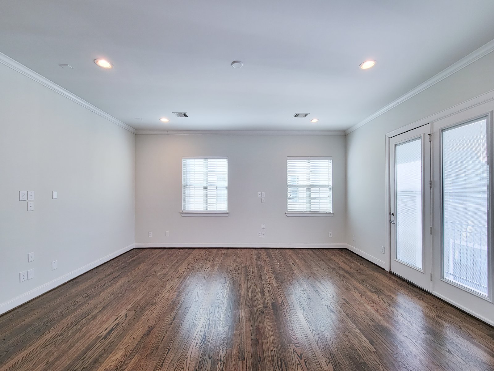 3-Bed, 3.5-Bath Home for Rent in Houston 77021 – Private Museum District Enclave property image