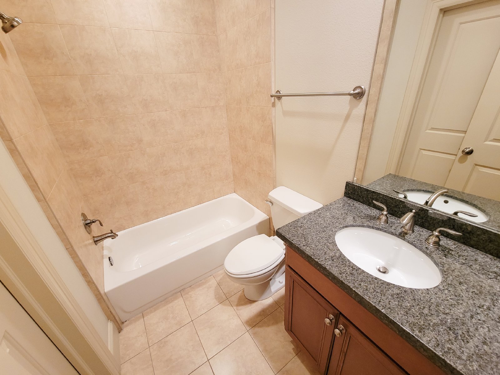 3 Bed Townhouse with Rooftop Patio + Pool in 77007 (Washington East/Sabine) property image