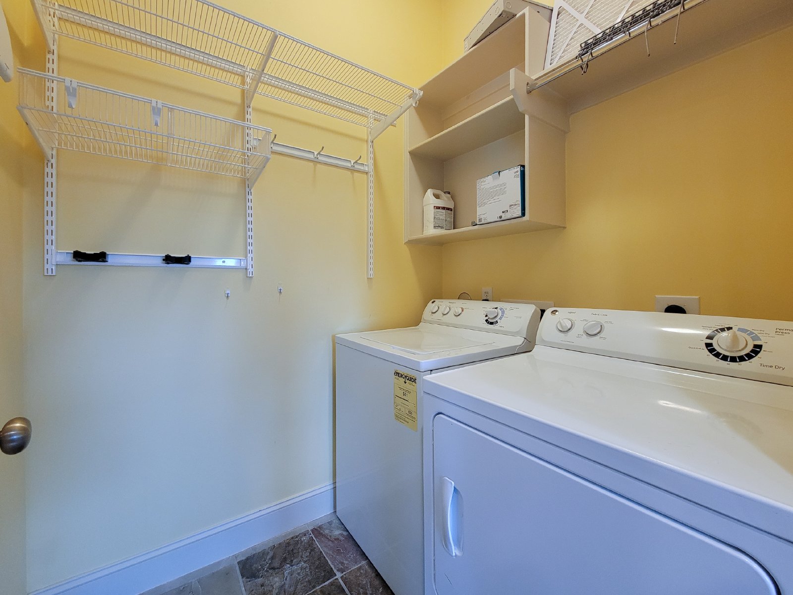 3 Bed Townhouse with Rooftop Patio + Pool in 77007 (Washington East/Sabine) property image