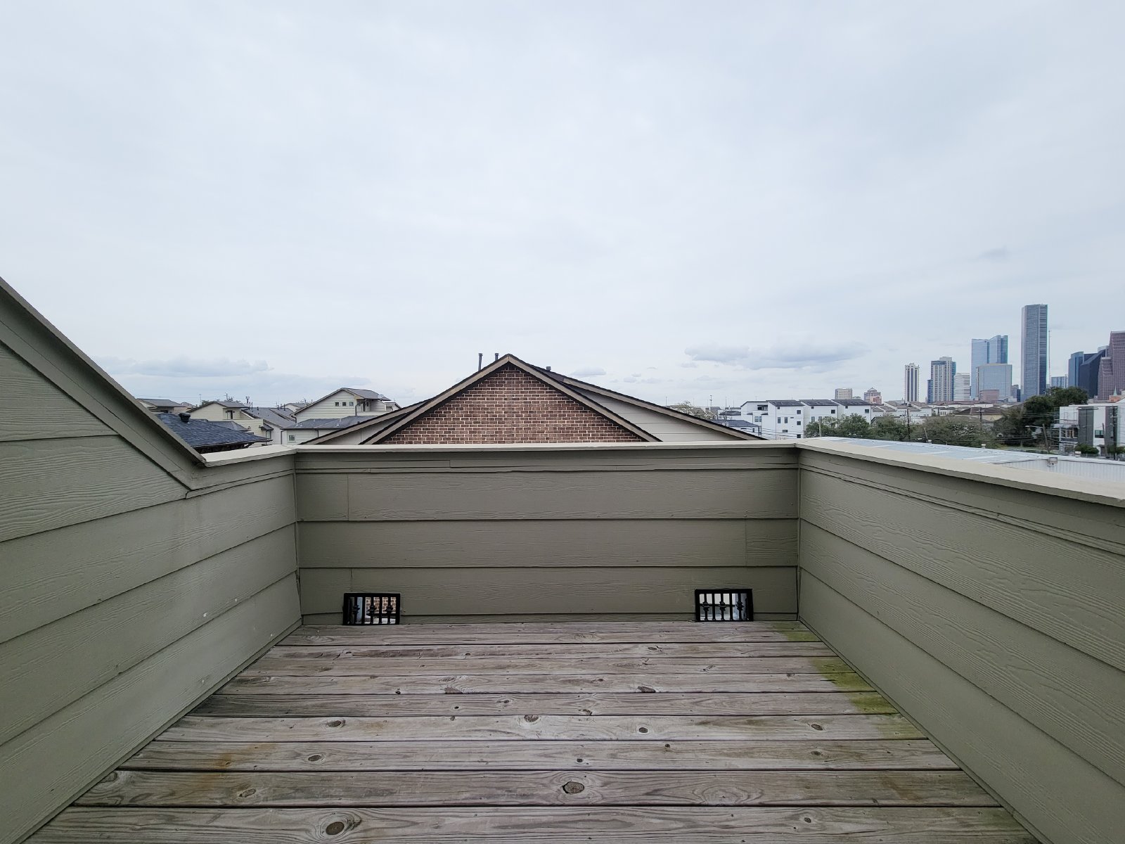 3 Bed Townhouse with Rooftop Patio + Pool in 77007 (Washington East/Sabine) property image