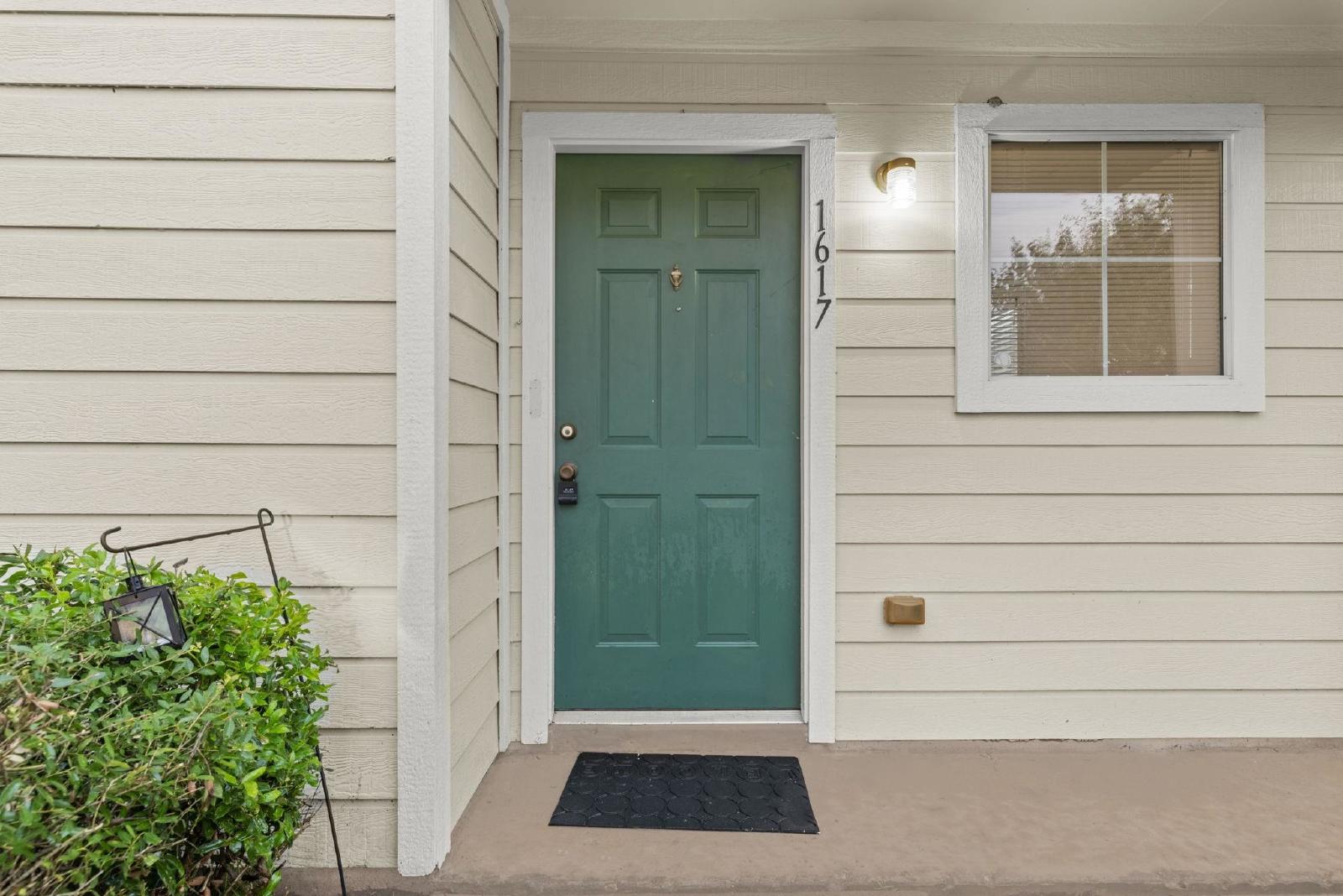 4 Bed Single-Family Home in City Park 77047 with Detached 2-Car Garage property image