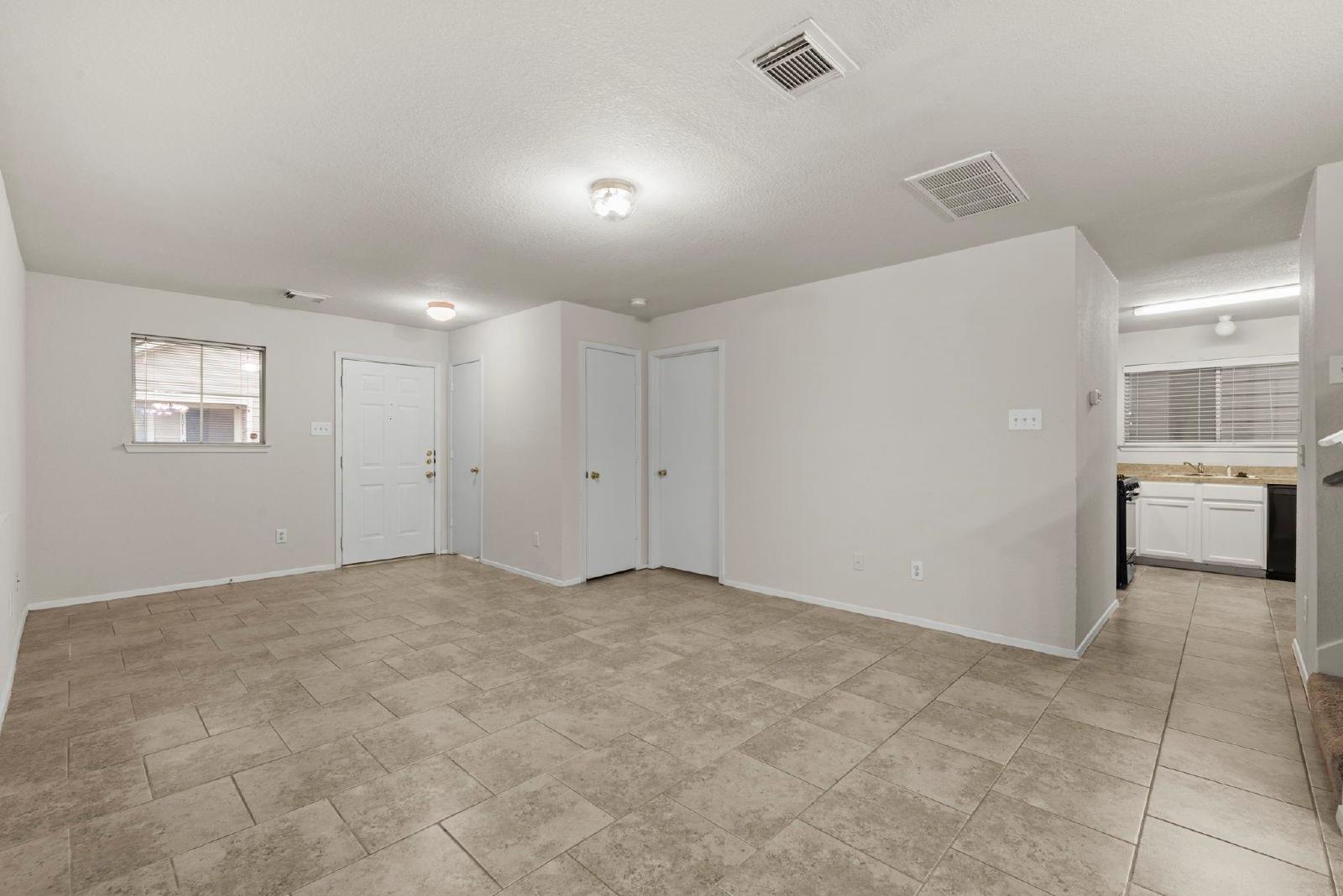 4 Bed Single-Family Home in City Park 77047 with Detached 2-Car Garage property image