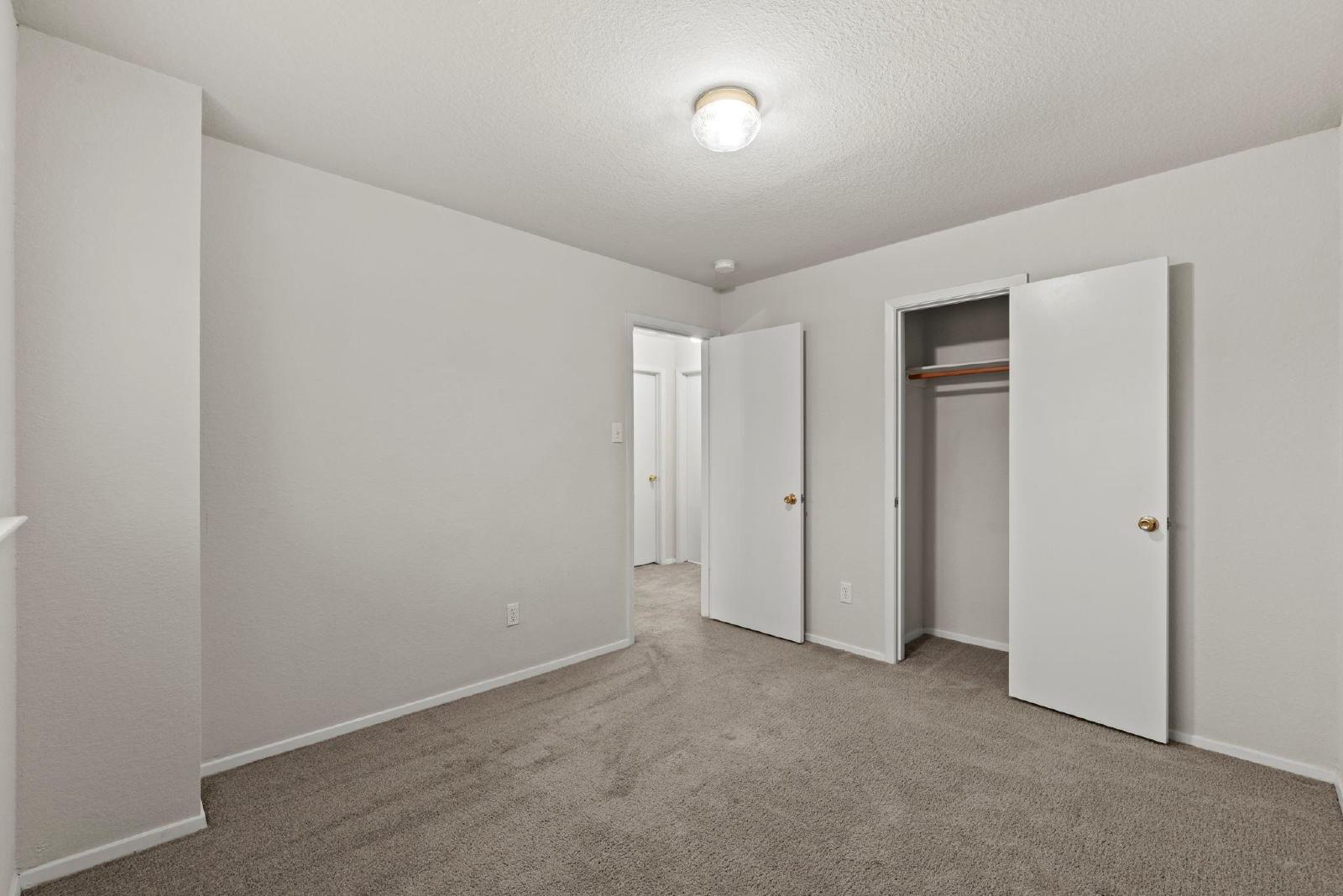 4 Bed Single-Family Home in City Park 77047 with Detached 2-Car Garage property image