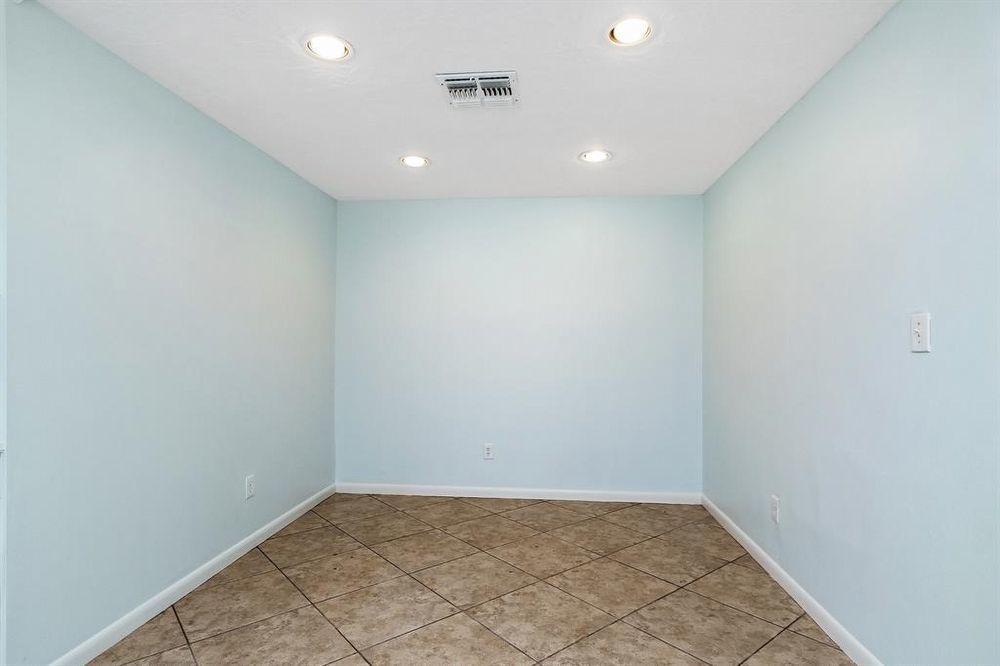 4-Bed Single-Family Home for Rent in Sugar Land 77479 – Riverstone Community property image