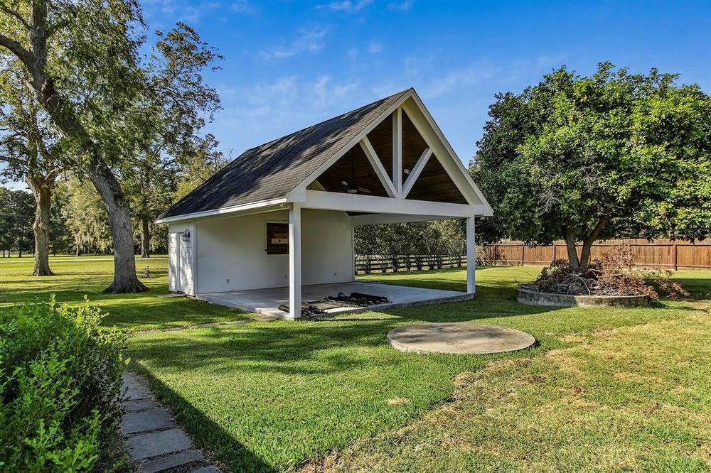 4-Bed Single-Family Home for Rent in Sugar Land 77479 – Riverstone Community property image