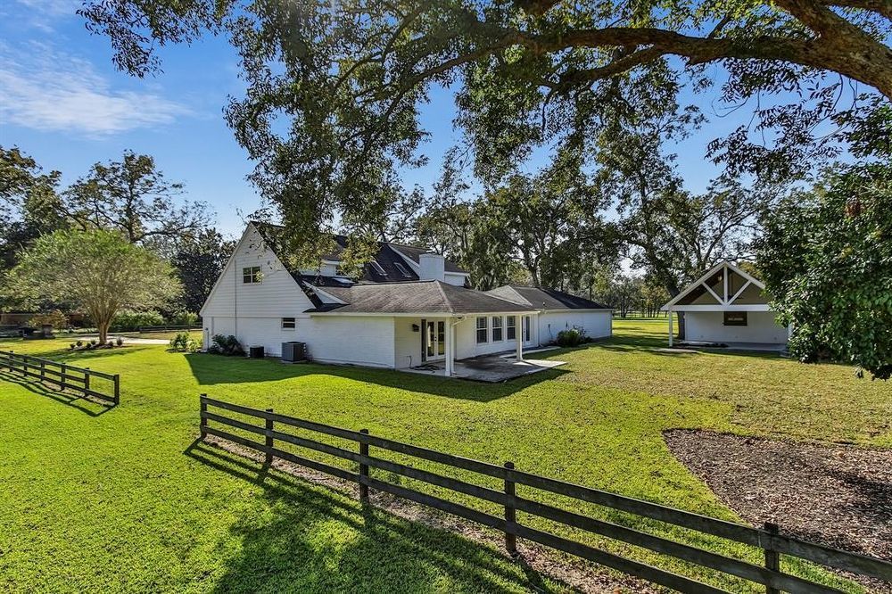 4-Bed Single-Family Home for Rent in Sugar Land 77479 – Riverstone Community property image