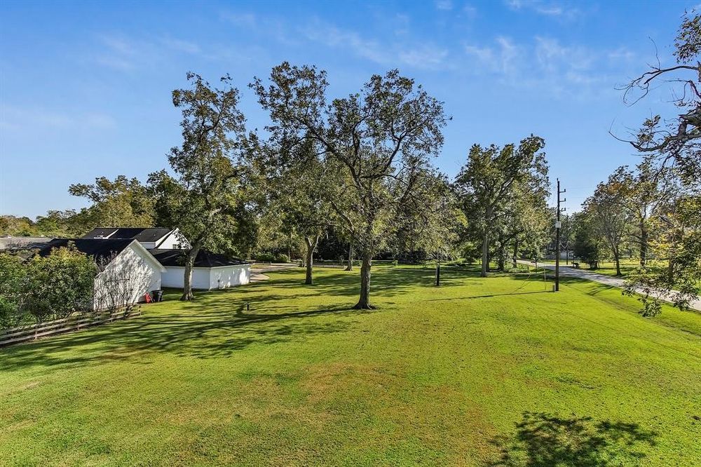 4-Bed Single-Family Home for Rent in Sugar Land 77479 – Riverstone Community property image