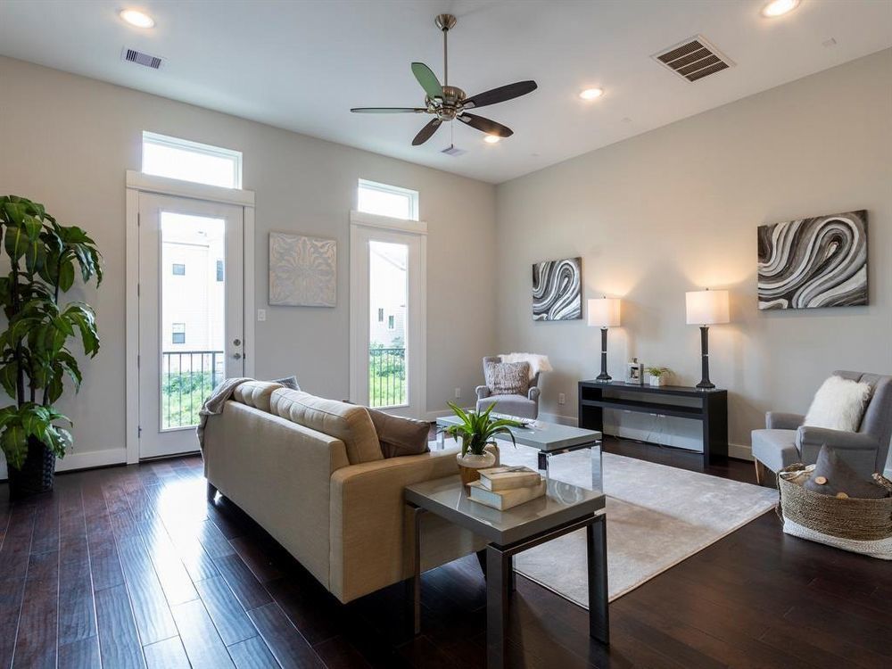 3-Bed, 3.5-Bath Home for Rent in Houston 77008 – Contemporary Three-Story Design property image