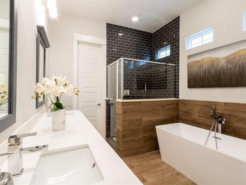 3-Bed, 3.5-Bath Home for Rent in Houston 77008 – Contemporary Three-Story Design property image