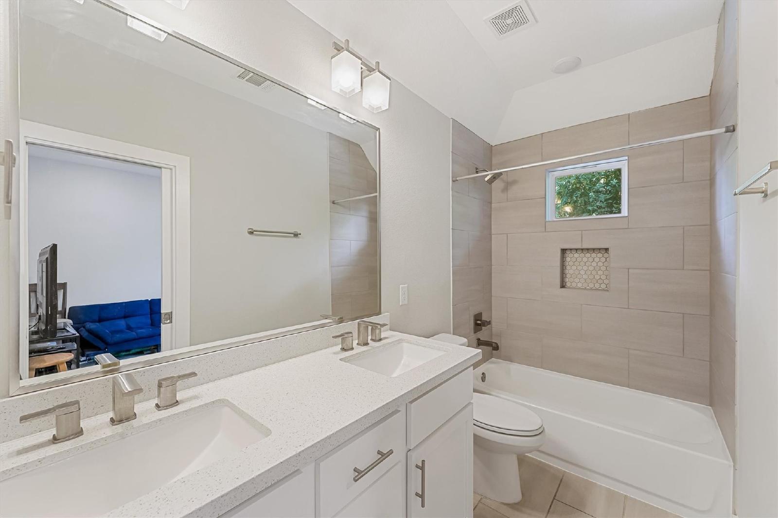 3-Bed Home for Rent in Independence Heights – Houston TX 77022 property image